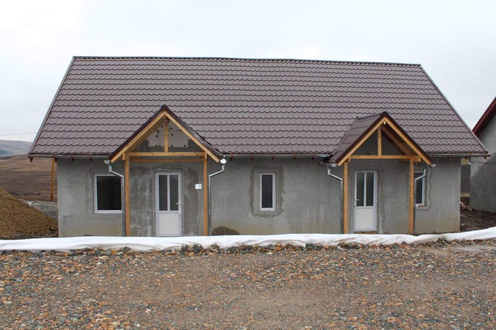 Casa tencuită, înainte de aplicarea ultimului strat, decorativ